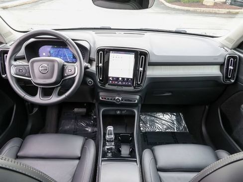 Certified 2026 Volvo XC40 B5 Plus AWD/4WD image 8