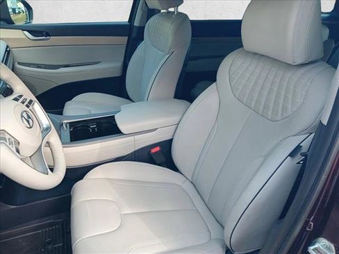 Used 2024 Hyundai Palisade Limited image 13