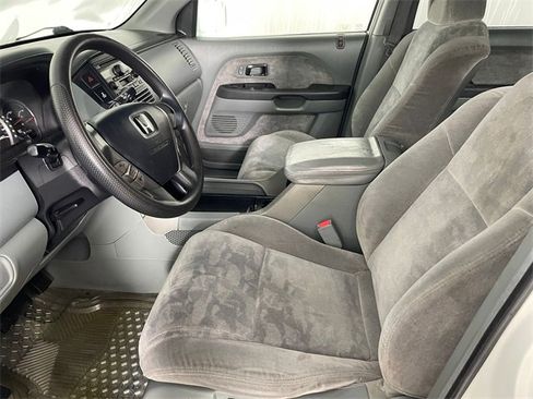 Used 2005 Honda Pilot EX image 2