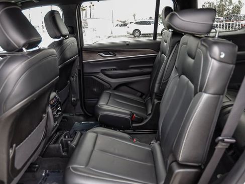 Certified 2024 Jeep Grand Cherokee L Limited w/ Luxury Tech Group II image 23