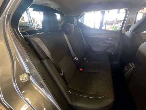 Used 2021 Nissan Kicks SV image 18