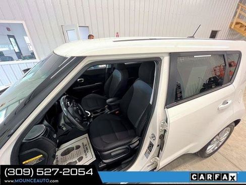 Used 2018 Kia Soul + FWD image 17