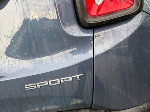 Used 2022 Jeep Renegade Sport w/ Sport Appearance Group AWD/4WD image 7