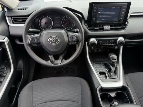 Used 2021 Toyota RAV4 LE AWD/4WD image 12
