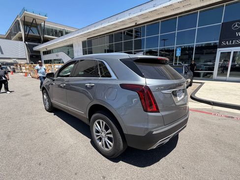 Used 2022 Cadillac XT5 Premium Luxury FWD image 3