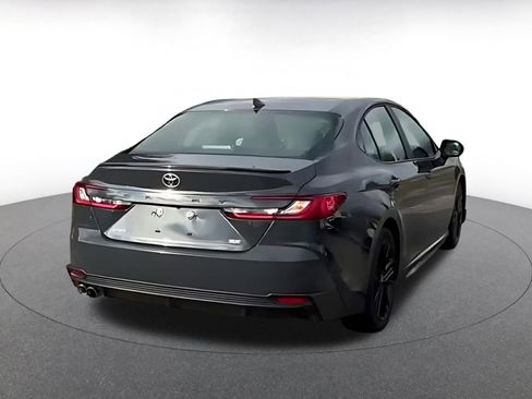 Used 2025 Toyota Camry SE image 10