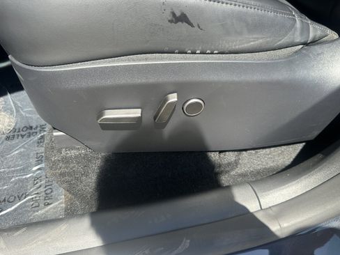 Used 2025 Tesla Model Y Long Range RWD image 33