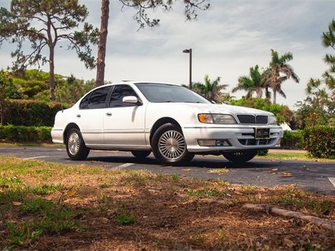 Used 1996 INFINITI I30 image 2