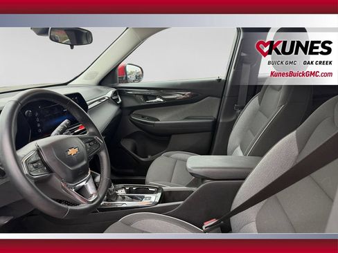 Used 2026 Chevrolet TrailBlazer LT w/ LT Cold Weather Package AWD/4WD image 21