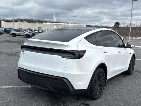 Used 2026 Tesla Model Y Base image 6