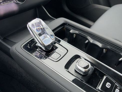 Certified 2025 Volvo XC90 B6 Plus image 16