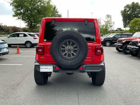 Used 2022 Jeep Wrangler Unlimited Sahara w/ LED Lighting Group AWD/4WD image 4
