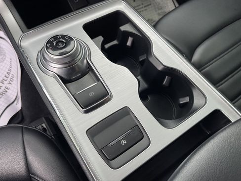 Used 2022 Ford Edge SEL image 25