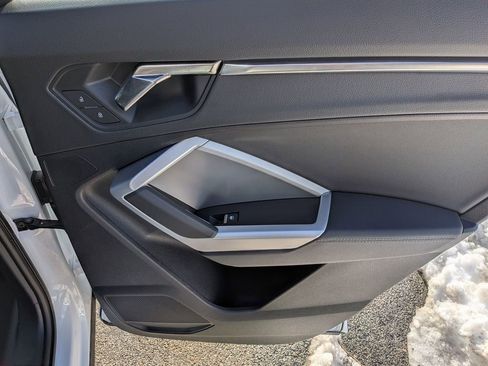 Used 2025 Audi Q3 2.0T Premium w/ Convenience Package image 30