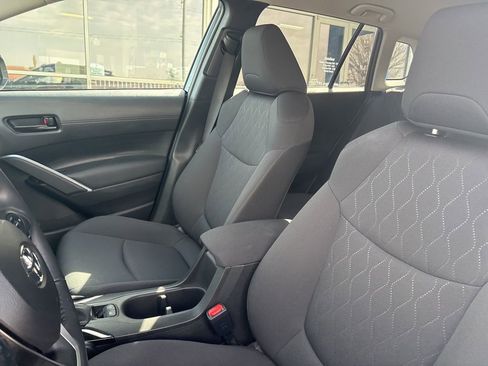 Used 2023 Toyota Corolla Cross LE image 11