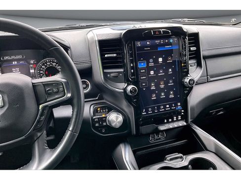 Used 2024 RAM 1500 Laramie AWD/4WD image 9