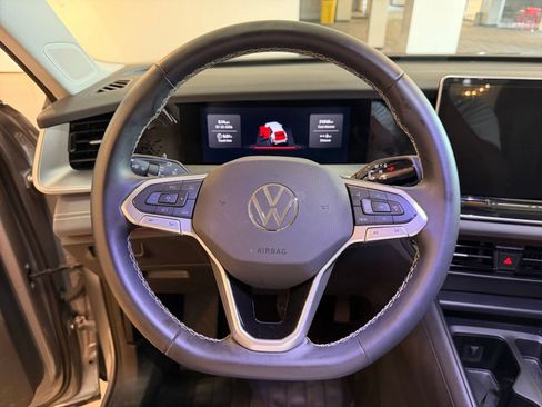 Used 2026 Volkswagen Tiguan SE FWD image 30