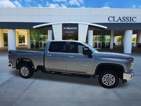 Used 2024 Chevrolet Silverado 2500 LT AWD/4WD image 9
