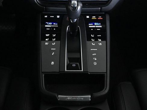 Certified 2023 Porsche Macan S image 16