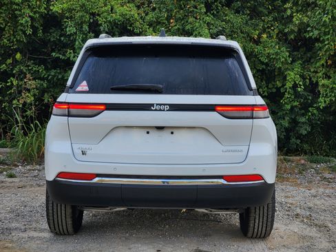 New 2025 Jeep Grand Cherokee Laredo image 15