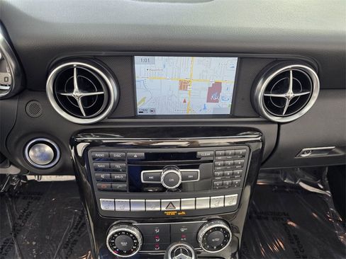 Used 2015 Mercedes-Benz SLK 250 image 19