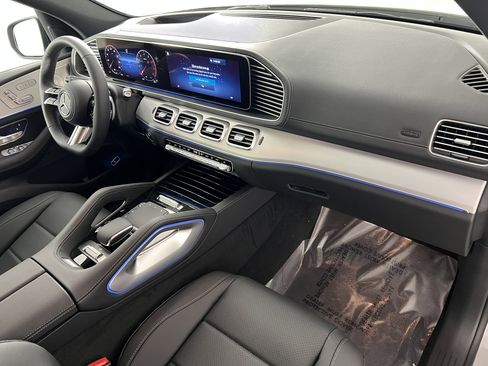 New 2026 Mercedes-Benz GLS 450 4MATIC image 28