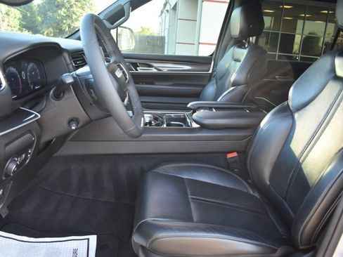 Used 2022 Jeep Wagoneer Series I RWD image 14