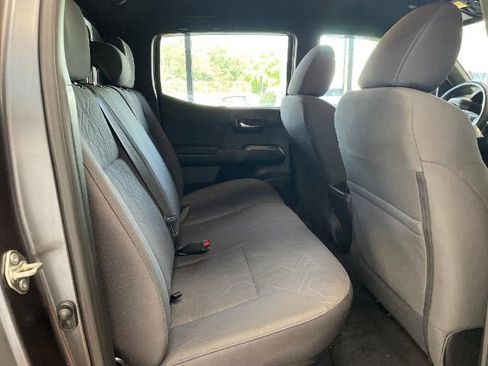 Used 2019 Toyota Tacoma TRD Off-Road image 29