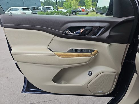 Used 2019 GMC Acadia Denali AWD/4WD image 30