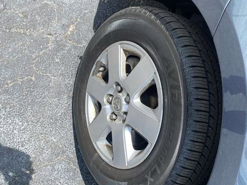 Used 2010 Toyota Sienna FWD image 4