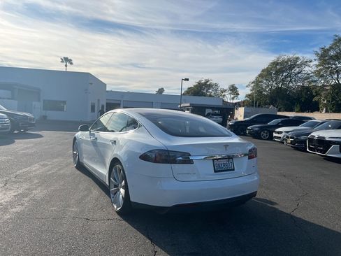 Used 2015 Tesla Model S 70 image 5