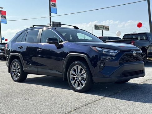 Used 2025 Toyota RAV4 XLE Premium FWD image 31