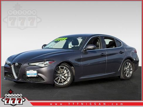 Used 2019 Alfa Romeo Giulia RWD image 1
