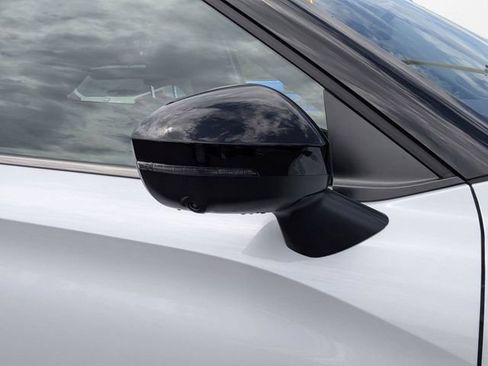Used 2025 Mitsubishi Outlander AWD image 11