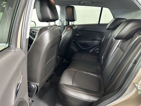 Used 2018 Chevrolet Trax LT w/ LT Convenience Package FWD image 23