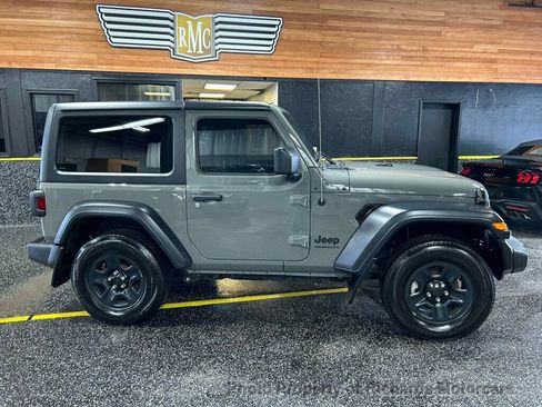Used 2023 Jeep Wrangler Sport AWD/4WD image 2