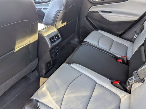 Used 2018 Chevrolet Equinox Premier image 16