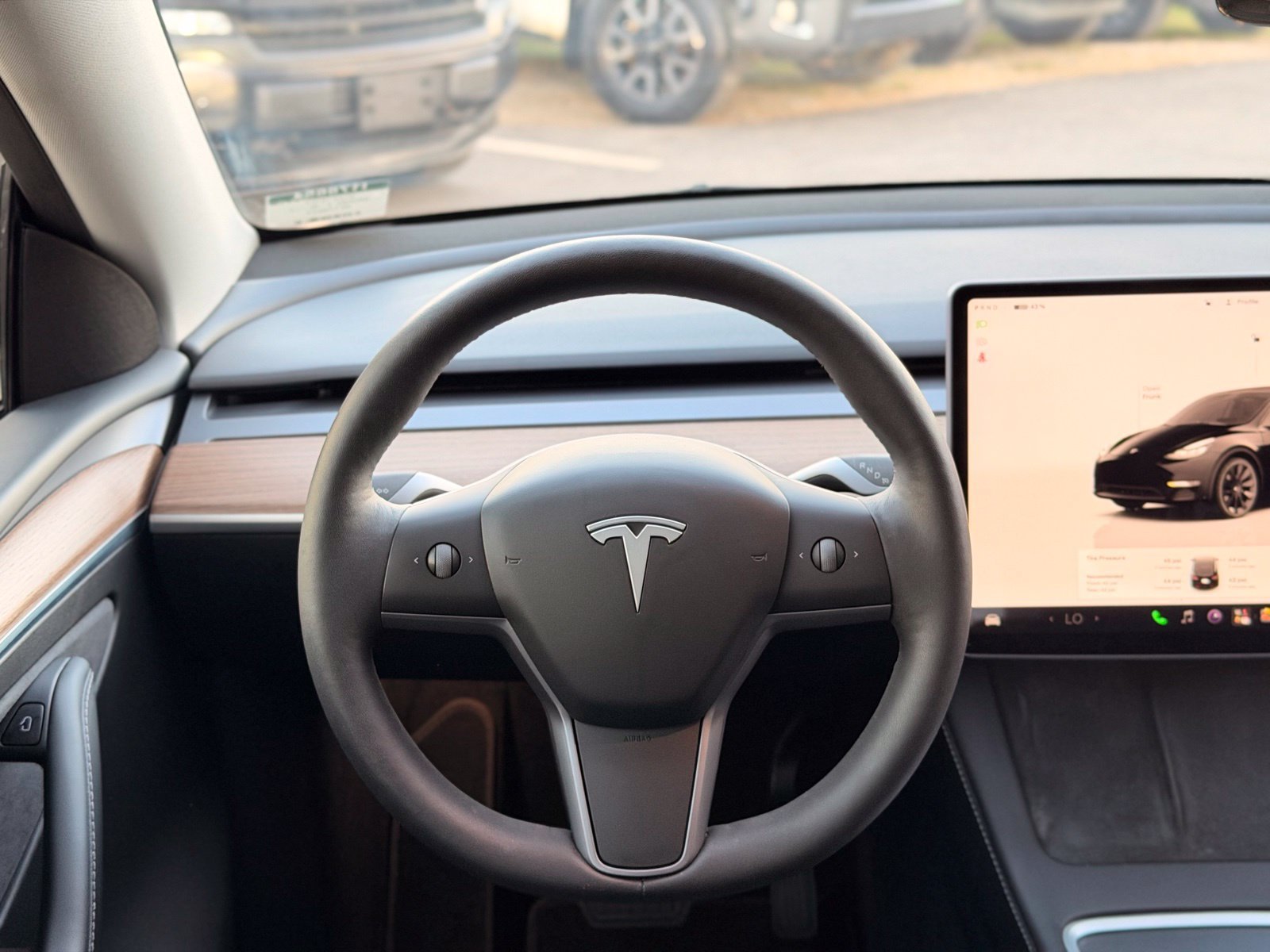 Used 2024 Tesla Model Y Long Range AWD/4WD image 29