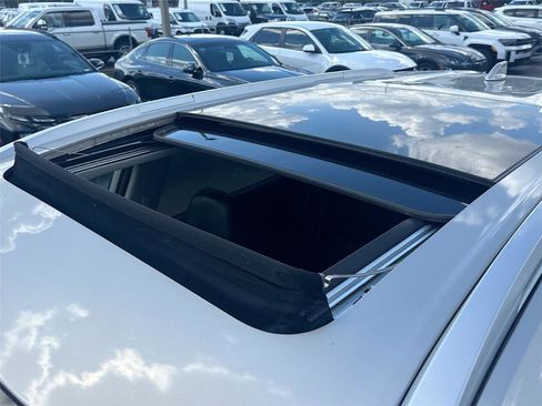 Used 2021 Nissan Rogue Platinum image 25