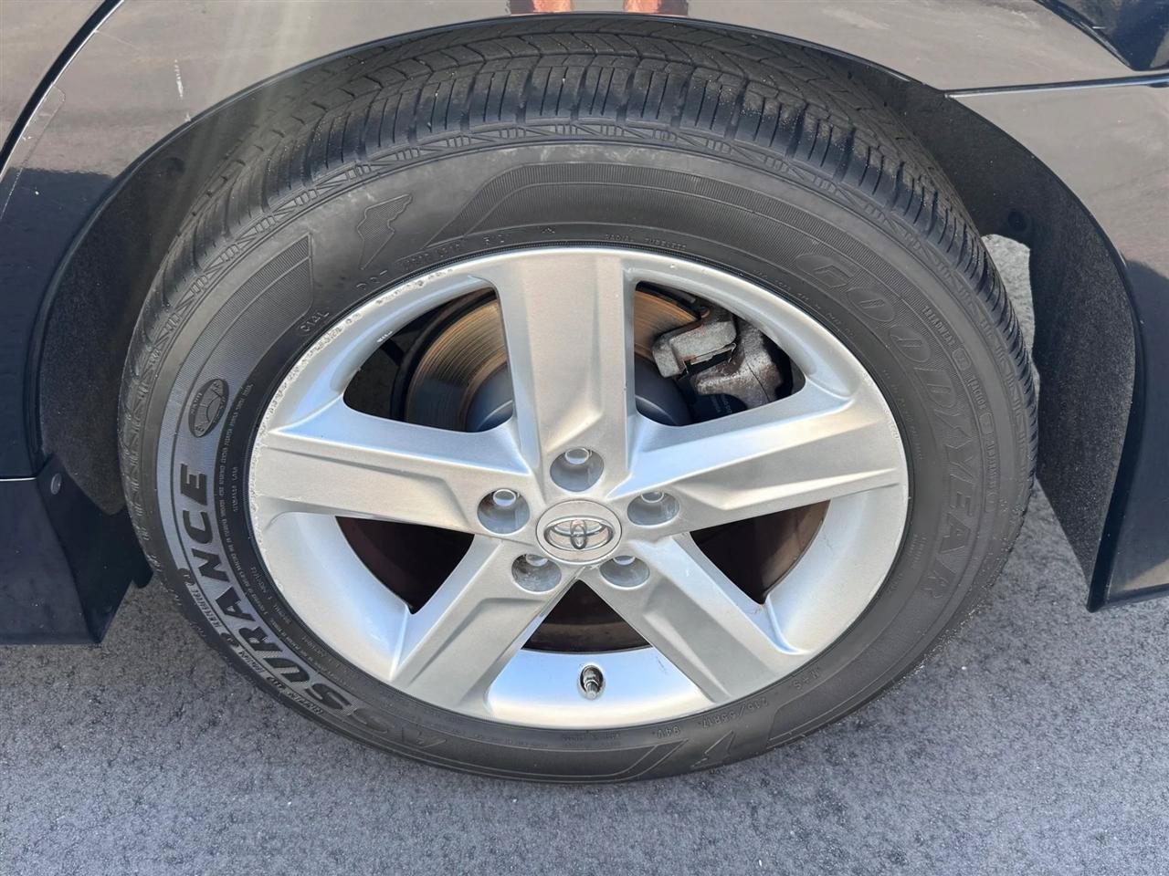 Used 2012 Toyota Camry SE FWD image 18