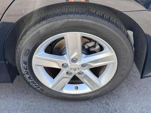Used 2012 Toyota Camry SE FWD image 18