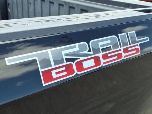 Used 2022 Chevrolet Silverado 1500 Custom Trail Boss w/ Safety Confidence Package AWD/4WD image 23