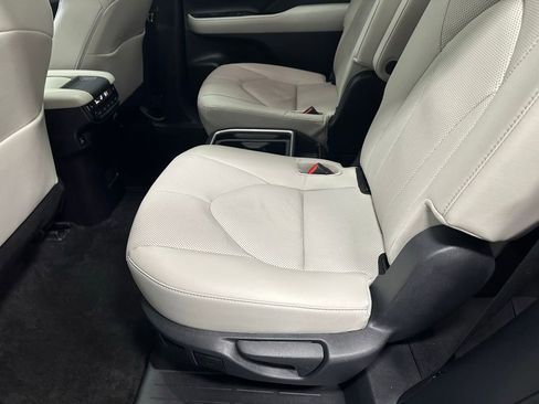 Used 2025 Toyota Grand Highlander Limited image 50