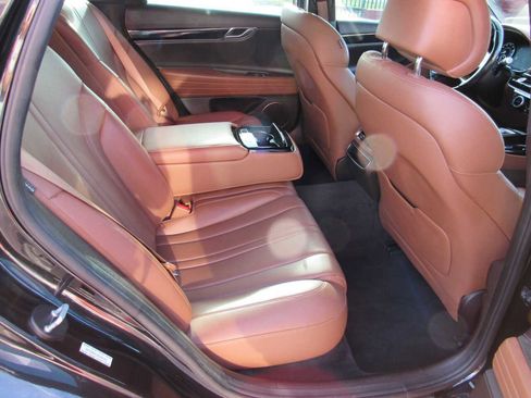 Used 2022 Genesis G80 2.5T image 9