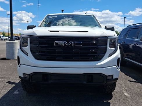 Used 2022 GMC Sierra 1500 Elevation AWD/4WD image 2
