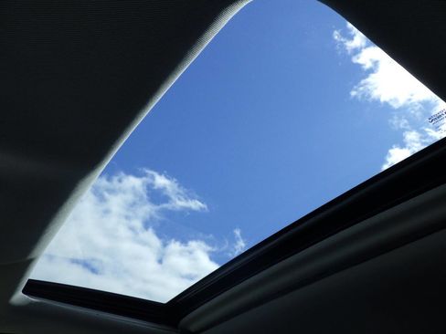 Used 2019 Toyota Highlander XLE image 27