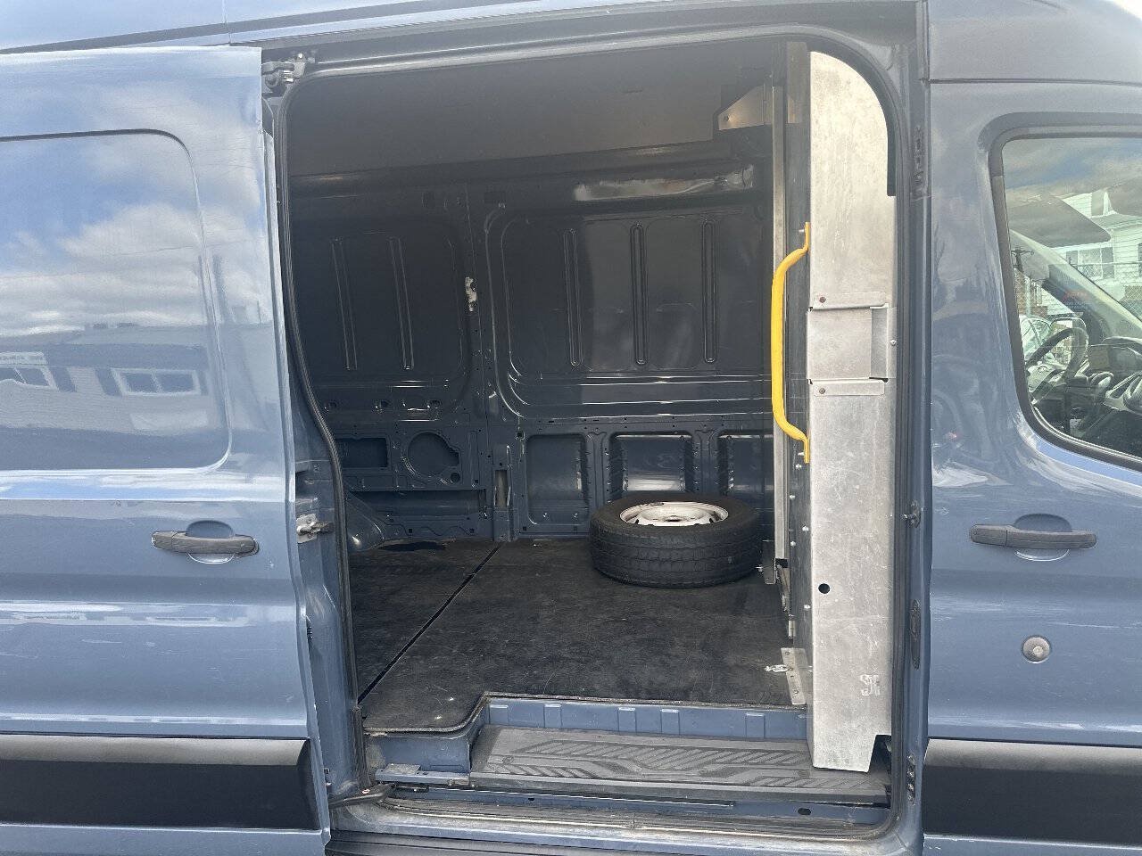Used 2019 Ford Transit 250 148 High Roof Extended RWD image 7