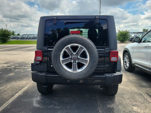 Used 2017 Jeep Wrangler Sport AWD/4WD image 5
