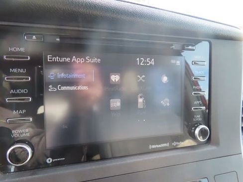 Used 2018 Toyota Sienna XLE Premium w/ Carpet Mat Package image 29