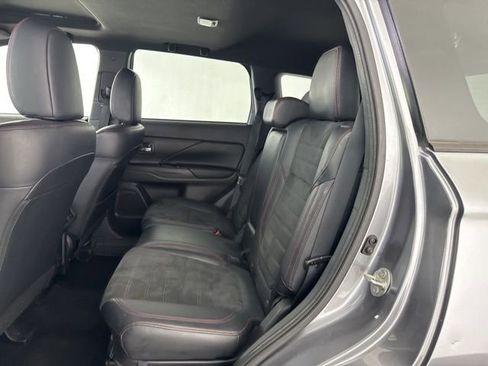 Used 2020 Mitsubishi Outlander LE image 31